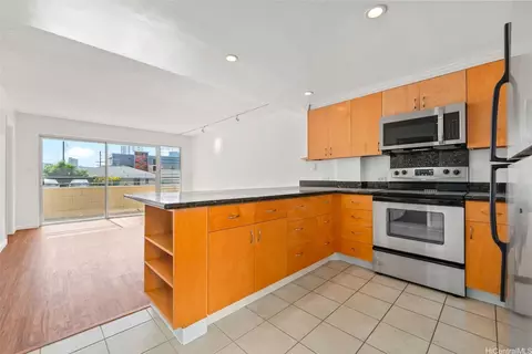 1099 Green St #B102, Honolulu, HI 96822