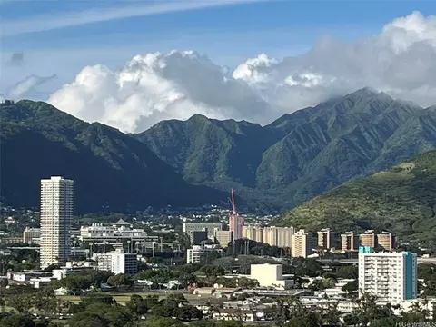 201 Ohua Ave #T2-2407, Honolulu, HI 96815