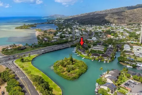 207 Kawaihae St #B2, Honolulu, HI 96825