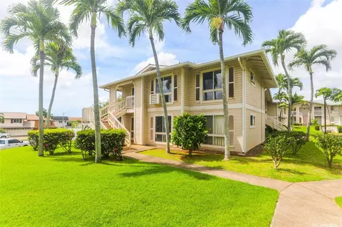 94-644 Lumiaina St #BB204, Waipahu, HI 96797
