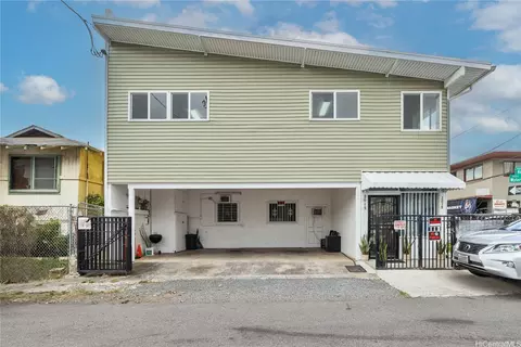 2015 Waterhouse St, Honolulu, HI 96819