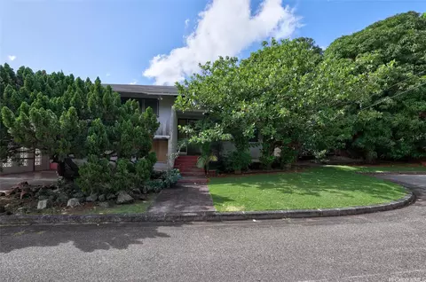 2251 Aulii St #B, Honolulu, HI 96817