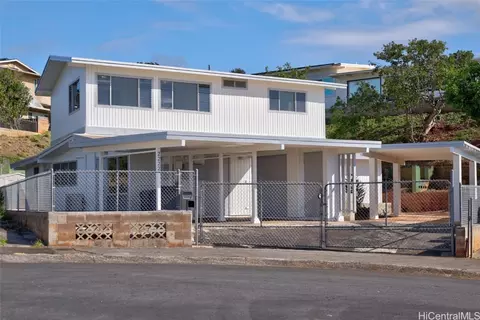 2222 Apoepoe St, Pearl City, HI 96782