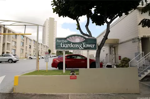 98-1042 Moanalua Rd #2-304, Aiea, HI 96701