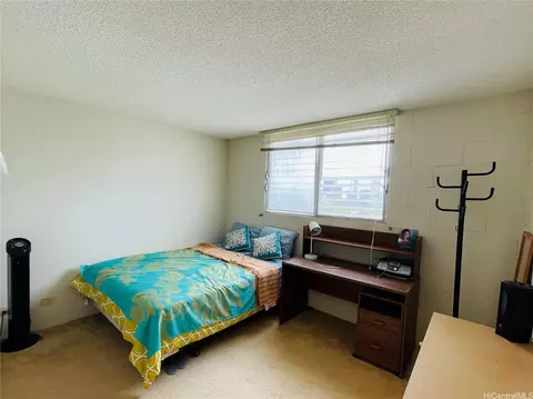 737 Olokele Ave #905, Honolulu, HI 96816
