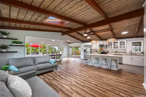 2445 Komo Mai Dr, Pearl City, HI 96782