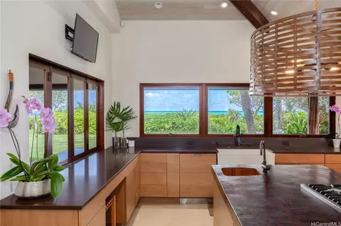 376 Dune Cir, Kailua, HI 96734