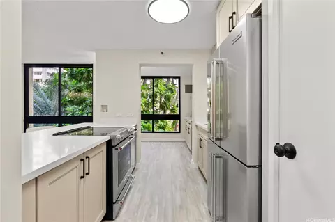 300 Wai Nani Way #I202, Honolulu, HI 96815