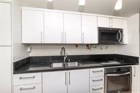 1550 Rycroft St #120, Honolulu, HI 96814