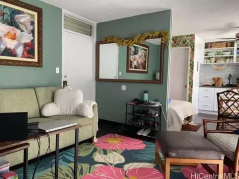 2649 Varsity Pl #212, Honolulu, HI 96826