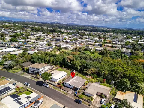2141 Auhuhu St, Pearl City, HI 96782