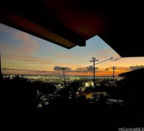 2280 Makanani Dr, Honolulu, HI 96817