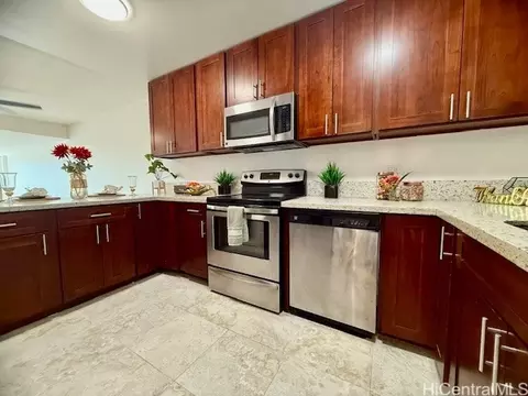 531 Hahaione St #4C, Honolulu, HI 96825