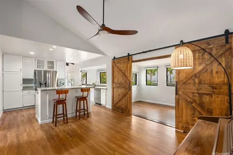 914 Kahena St, Honolulu, HI 96825
