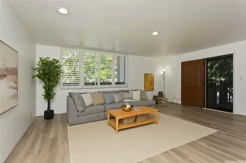 486 Kawaihae St #D, Honolulu, HI 96825