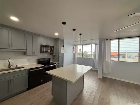 1103 Acacia Rd #304, Pearl City, HI 96782