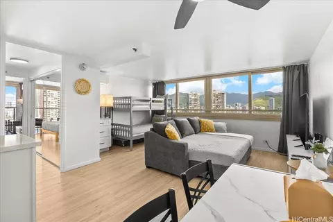 445 Seaside Ave #2102, Honolulu, HI 96815