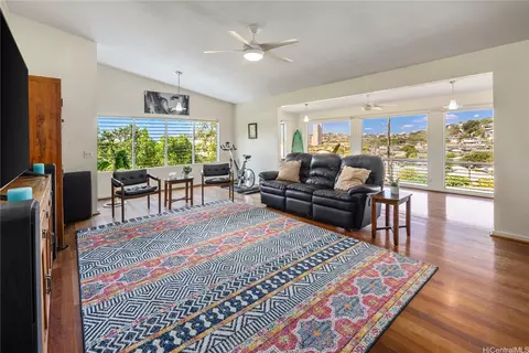 4539 Malia St, Honolulu, HI 96821