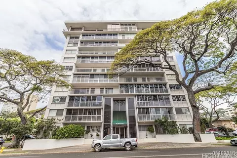 1710 Punahou St #305, Honolulu, HI 96822