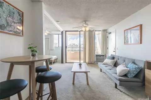 2240 Kuhio Ave #1807, Honolulu, HI 96815