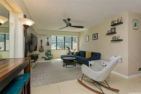 2450 Date St #12, Honolulu, HI 96826