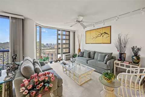 2101 Nuuanu Ave #2501, Honolulu, HI 96817