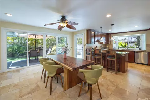 409 Wanaao Rd, Kailua, HI 96734