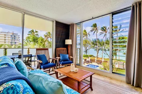 53-549 Kamehameha Hwy #302, Hauula, HI 96717