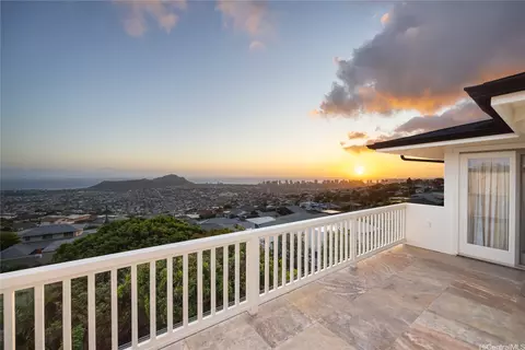 3865 Mariposa Dr, Honolulu, HI 96816