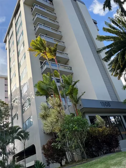 1808 Punahou St #602, Honolulu, HI 96822