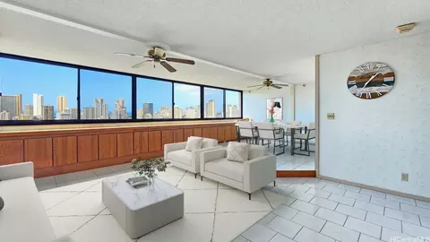 2916 Date St #20E, Honolulu, HI 96816