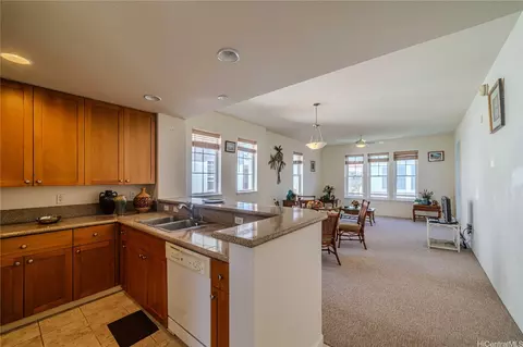 520 Lunalilo Home Rd #7401, Honolulu, HI 96825