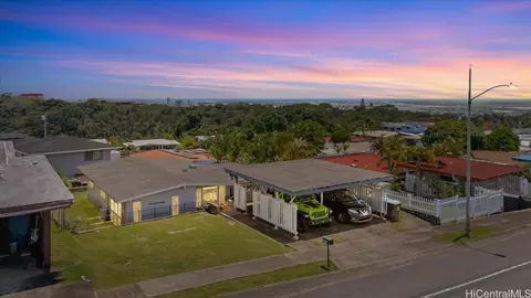 2247 Aumakua St, Pearl City, HI 96782