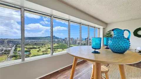 2525 Date St #3702, Honolulu, HI 96826