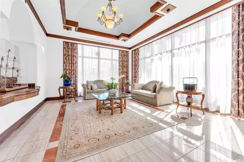 1080 S Beretania St #202, Honolulu, HI 96814