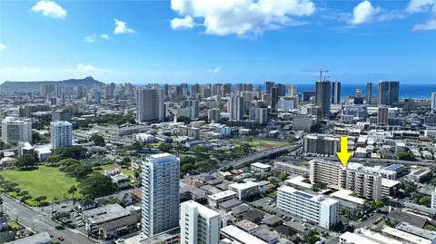 1447 Kewalo St #405, Honolulu, HI 96822