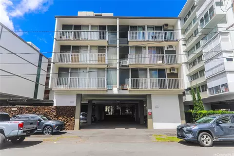 1520 Spreckels St #305, Honolulu, HI 96822