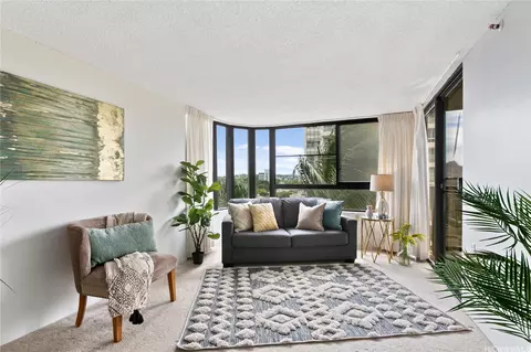 2724 Kahoaloha Ln #804, Honolulu, HI 96826