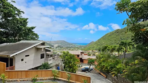 947 Uwao St #C, Honolulu, HI 96825