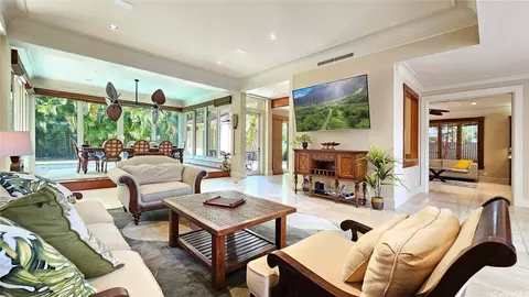 1030 Kealaolu Ave, Honolulu, HI 96816