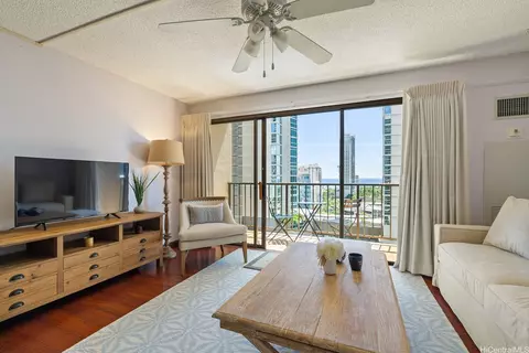 2140 Kuhio Ave #1407, Honolulu, HI 96815