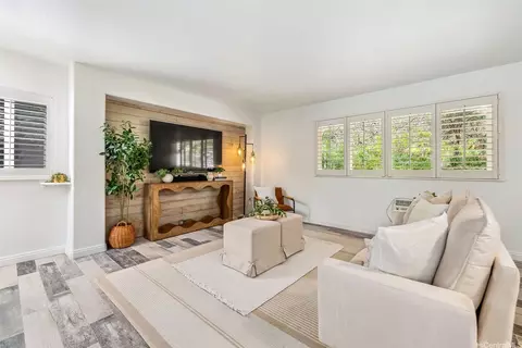 7232 Hawaii Kai Dr #A, Honolulu, HI 96825