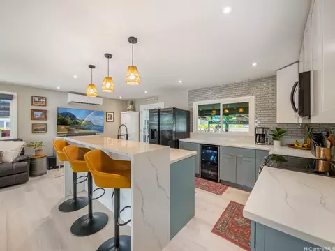 252 Kihapai St #A, Kailua, HI 96734