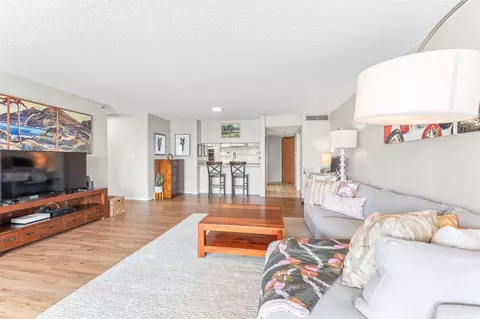 581 Kamoku St #806, Honolulu, HI 96826