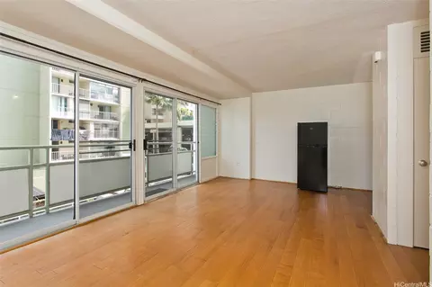 445 Kaiolu St #314, Honolulu, HI 96815