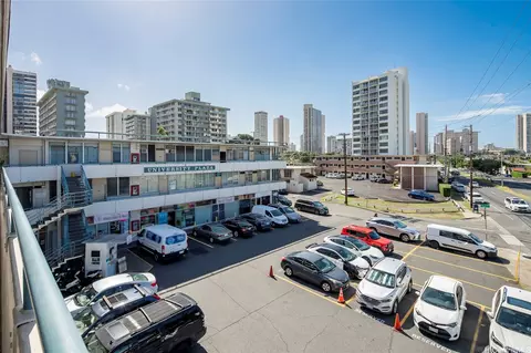 931 University Ave #308, Honolulu, HI 96826