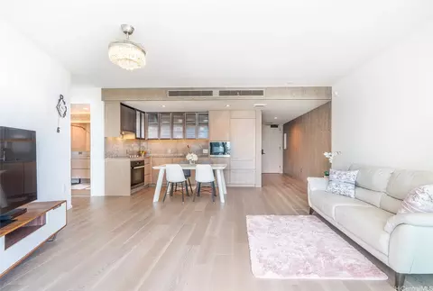1000 Auahi St #2713, Honolulu, HI 96814