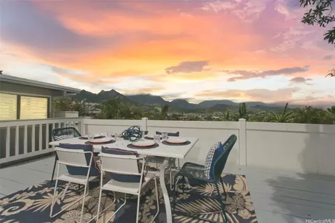 1334 Kuuna St, Kailua, HI 96734