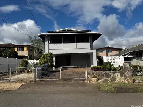 1812 Fernandez St, Honolulu, HI 96819