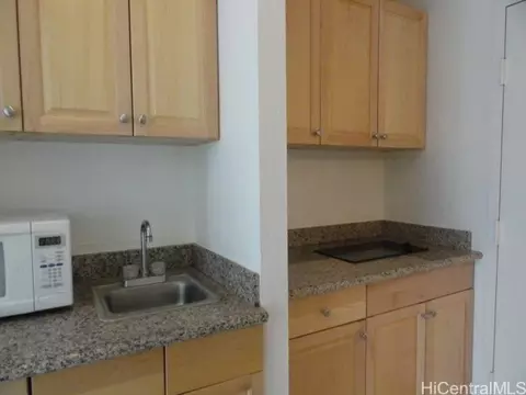 1920 Ala Moana Blvd #1210, Honolulu, HI 96815
